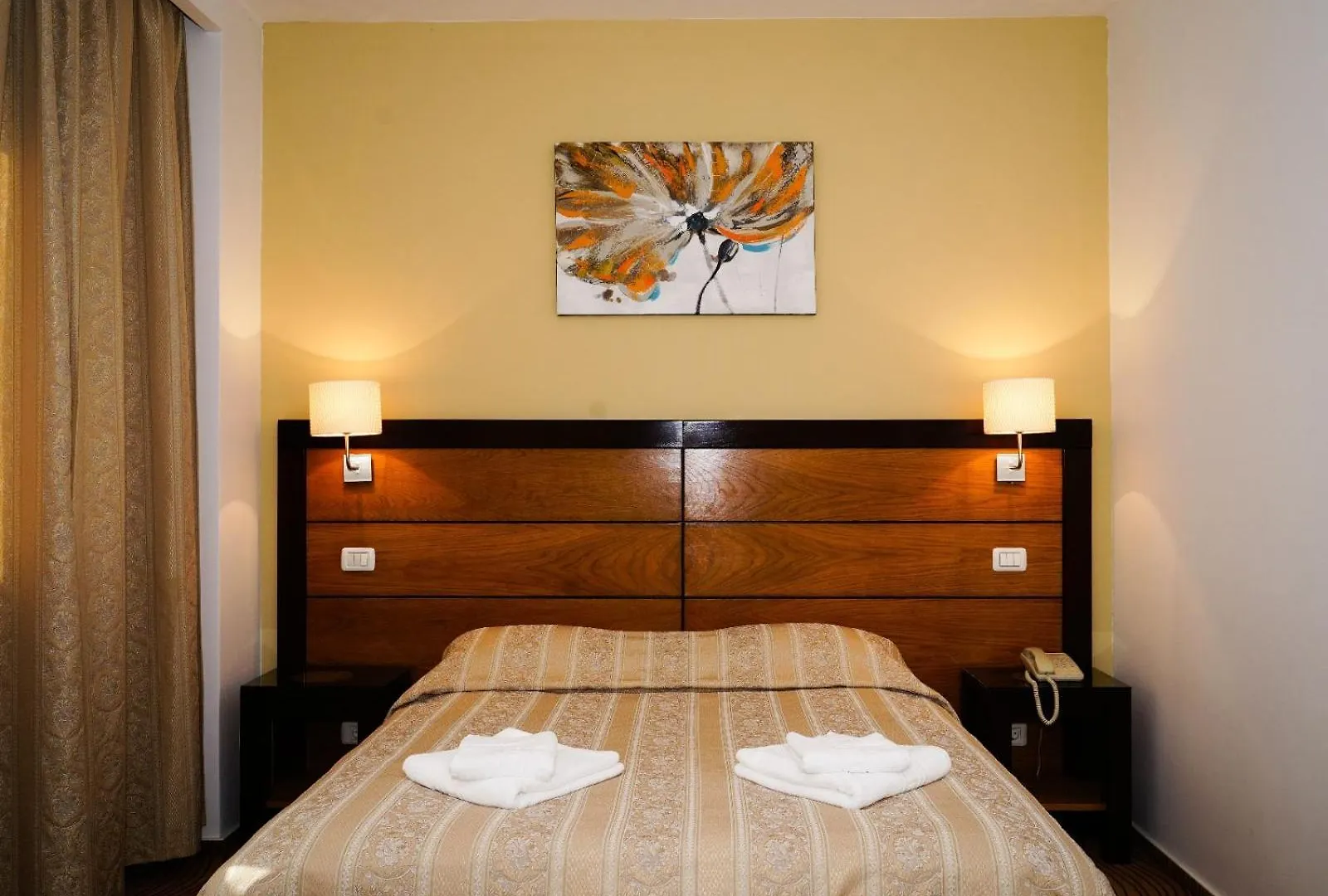 Hotel Criss Bucharest 3*,  Romania